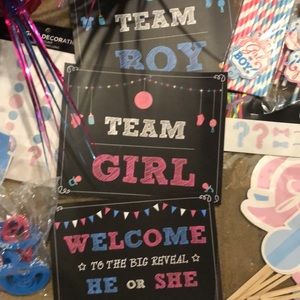 Gender reveal decorations!!